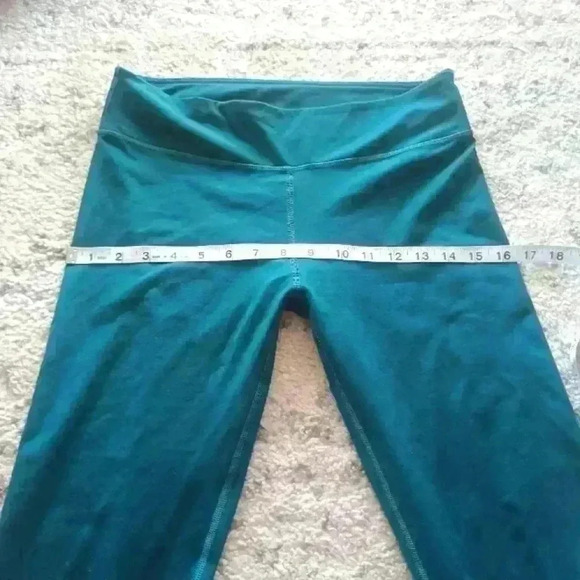 Fabletics Womens Green Cropped Compression Leggings M - Picture 8 of 9